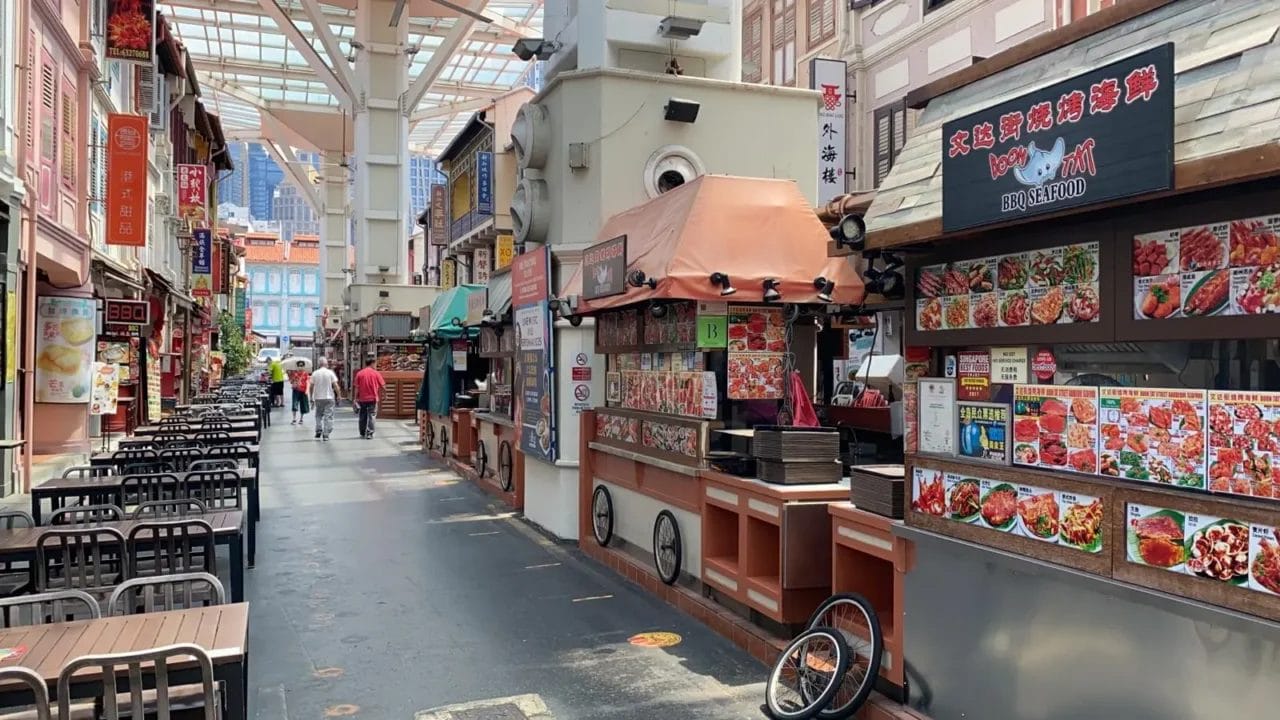 Khám Phá Hương Vị Đặc Trưng: Hành Trình Ẩm Thực Tại Chinatown Singapore
